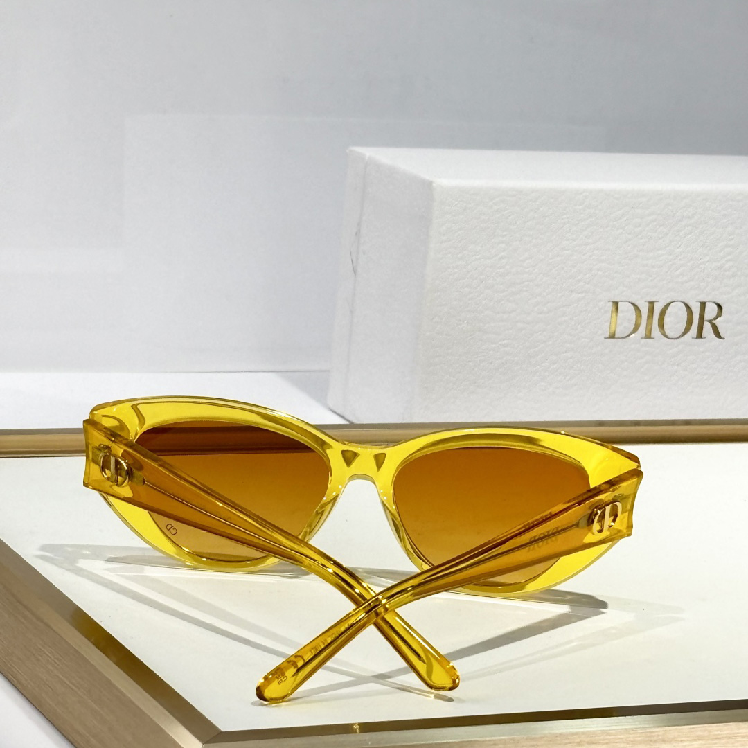 Dior DiorGlowB11 Sunglasses  - PerfectKickZ