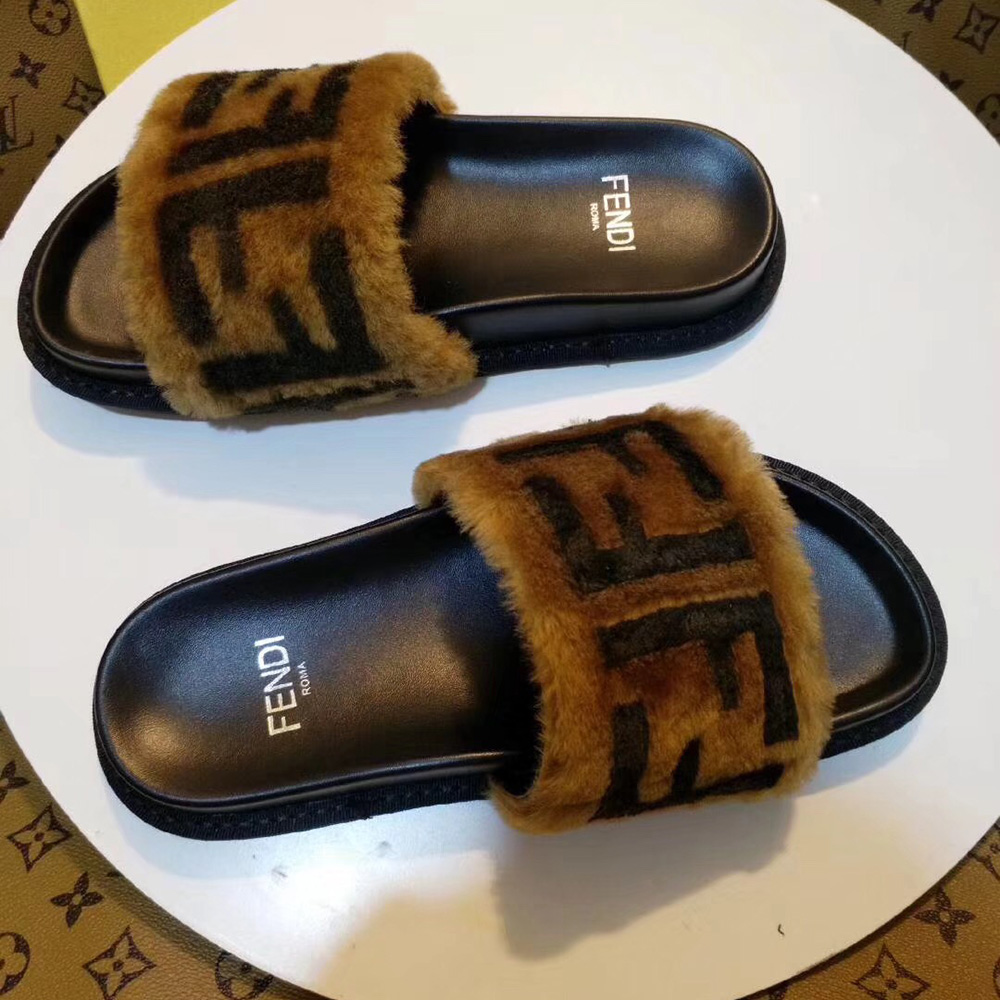 Fendi Brown Leather And Sheepskin Slides - 