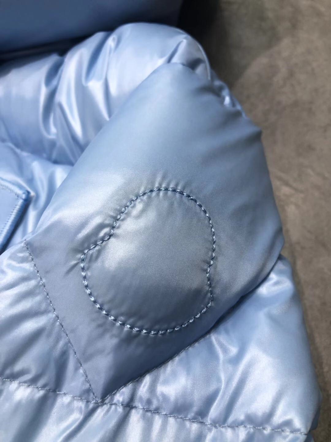 Moncler Down Jacket Blue - 