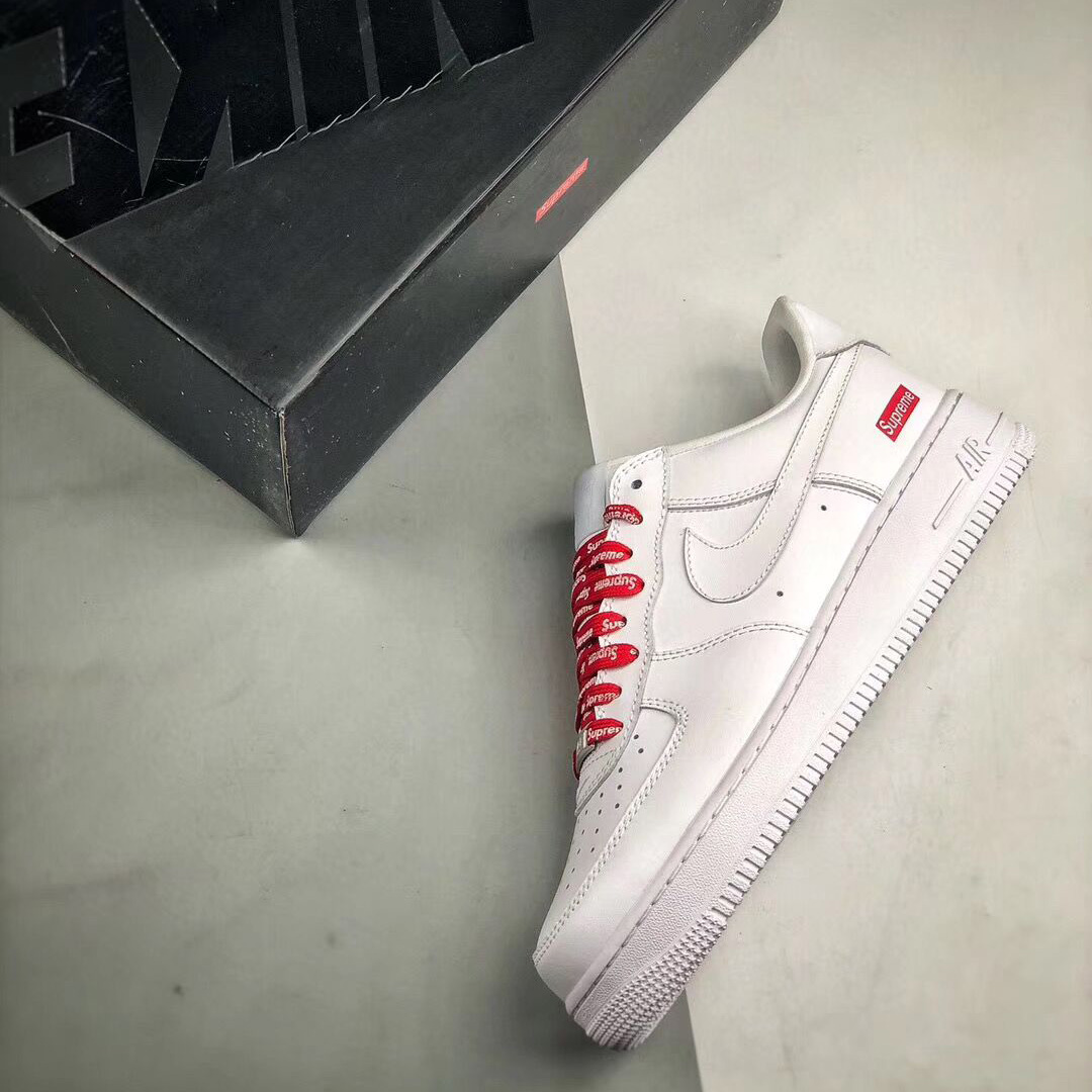 Supreme X Nike Air Force 1 - 