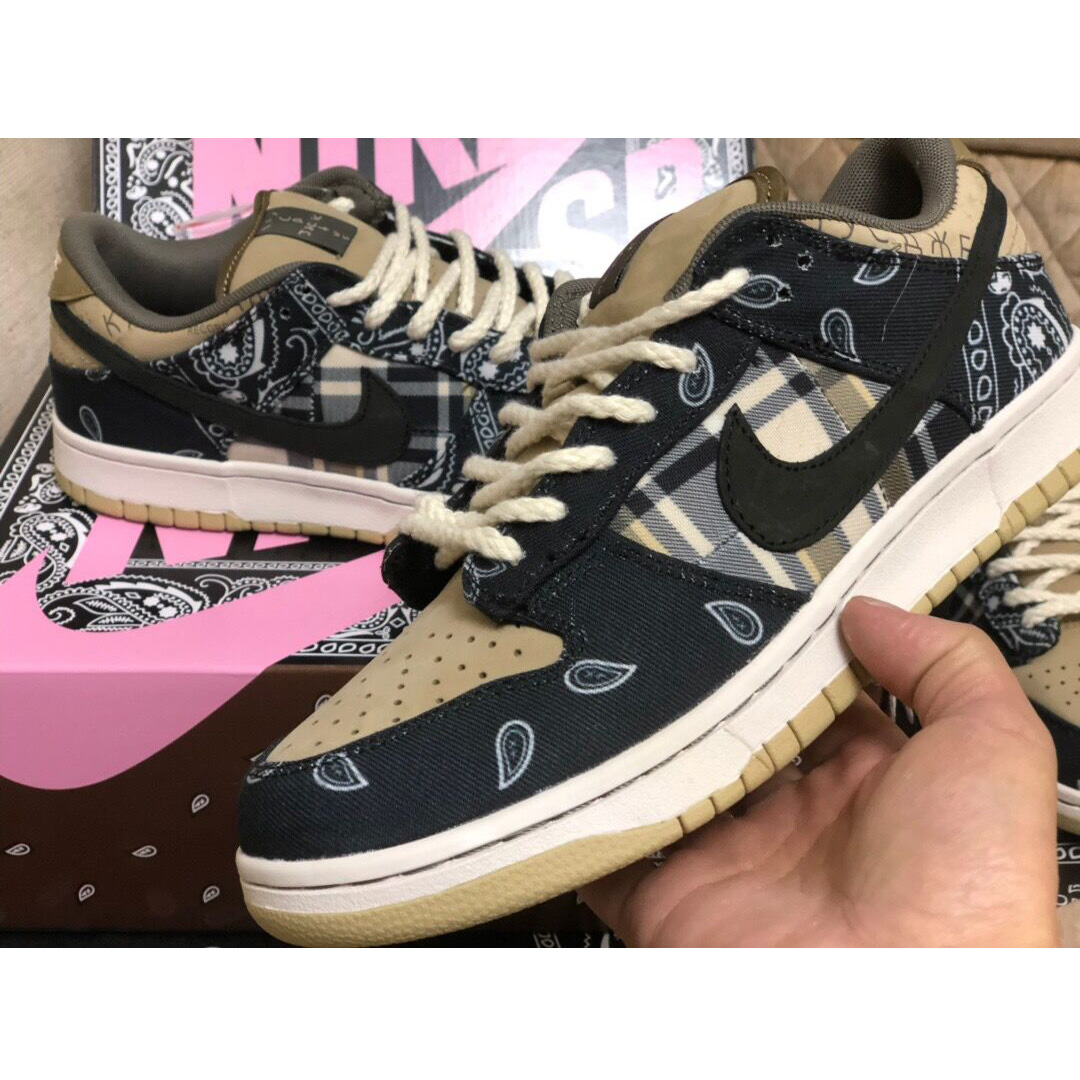 Travis Scott X Nike SB Dunk Low  - PerfectKickZ