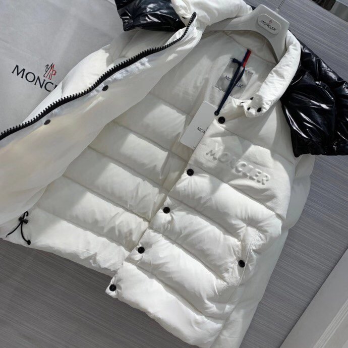 Moncler Aubrac Padded Jacket - PerfectKickZ