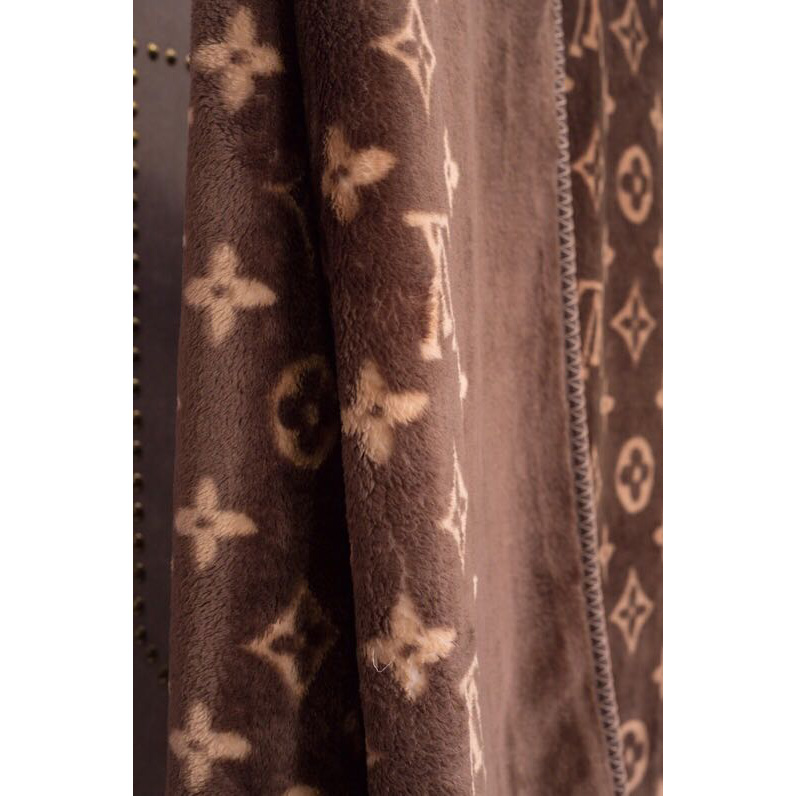Louis Vuitton Neo Monogram Blanket - 