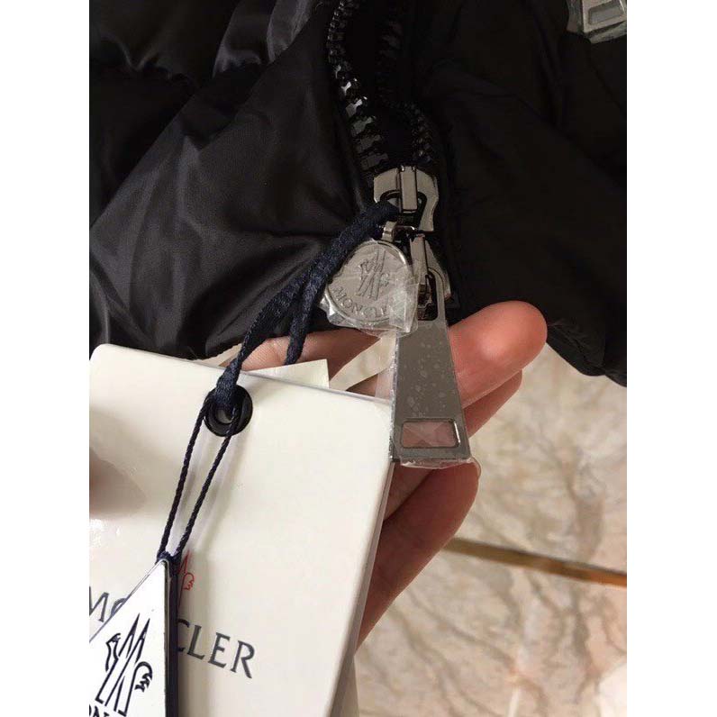 Moncler Quilted Zipped Padded Jacket - 