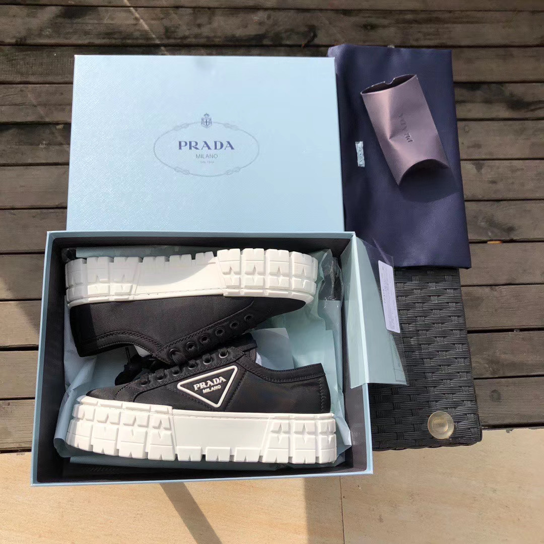 Prada Triangular Logo Plaque Sneakers - 