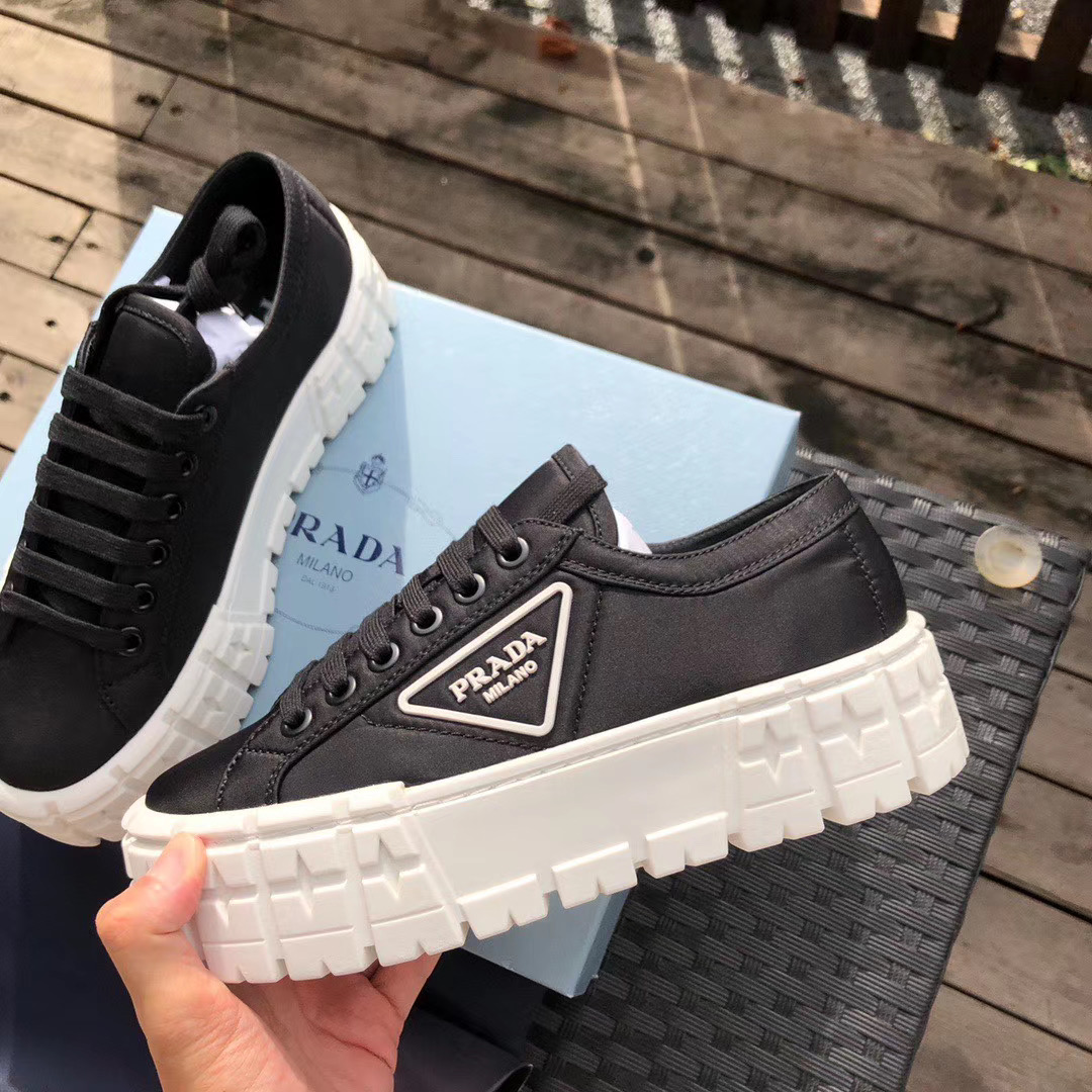 Prada Triangular Logo Plaque Sneakers - 