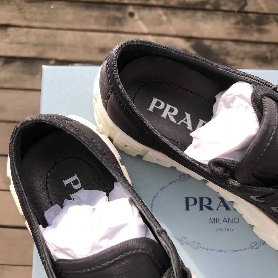 Prada Triangular Logo Plaque Sneakers - 