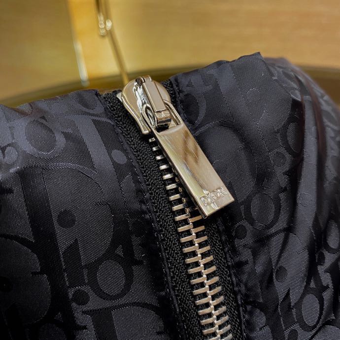Dior Oblique Sleeveless Down Jacket - PerfectKickZ