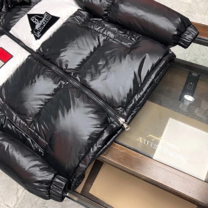 Moncler Logo Patch Padded Jacket - PerfectKickZ