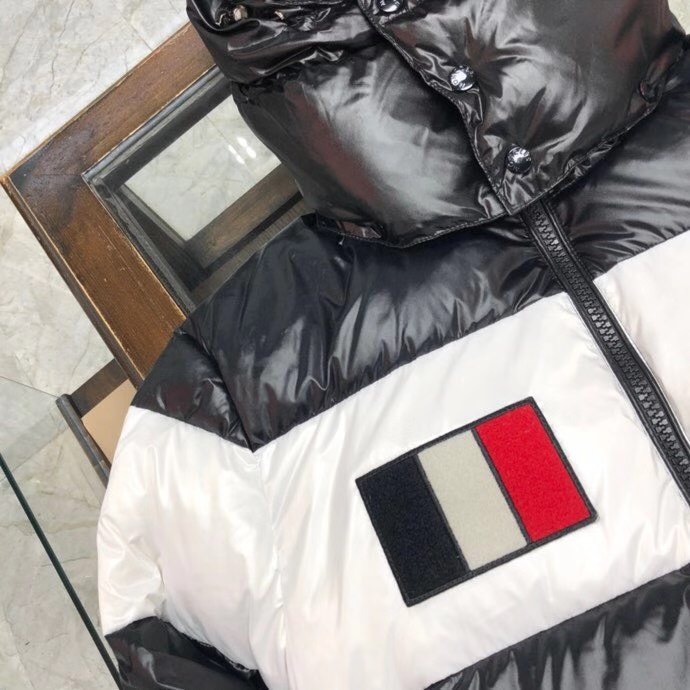 Moncler Logo Patch Padded Jacket - 