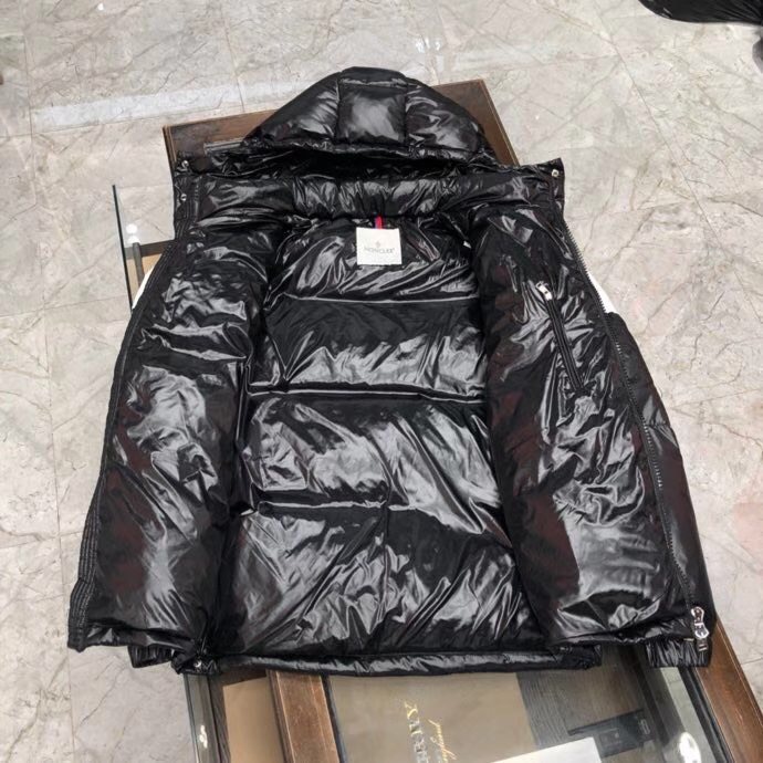 Moncler Logo Patch Padded Jacket - 