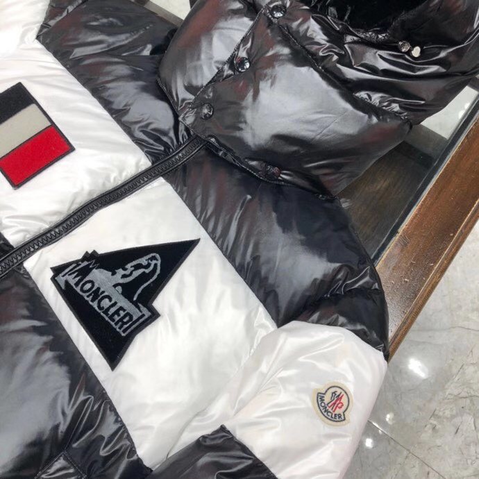 Moncler Logo Patch Padded Jacket - 
