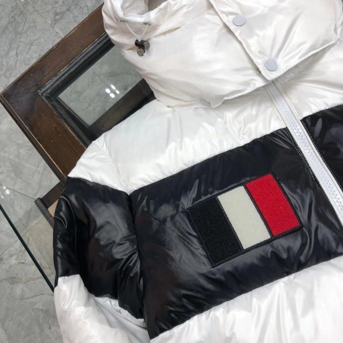 Moncler Logo Patch Padded Jacket - 