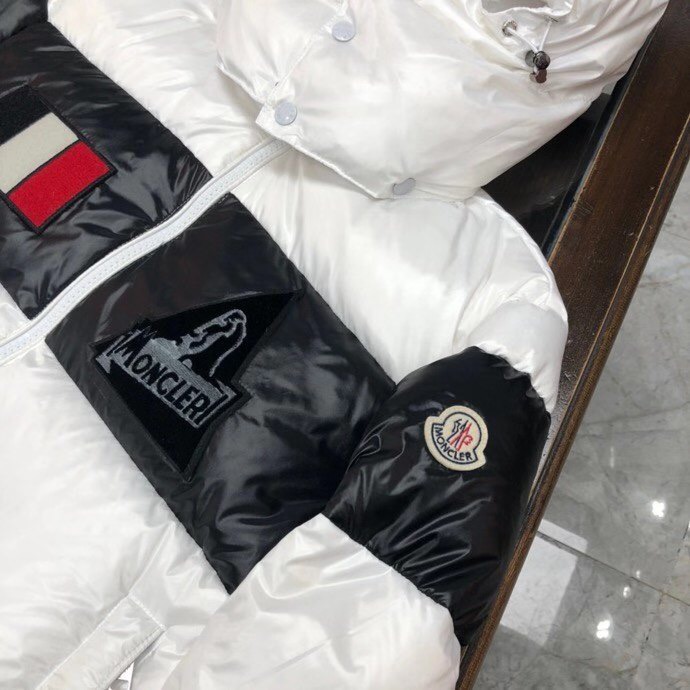 Moncler Logo Patch Padded Jacket - 