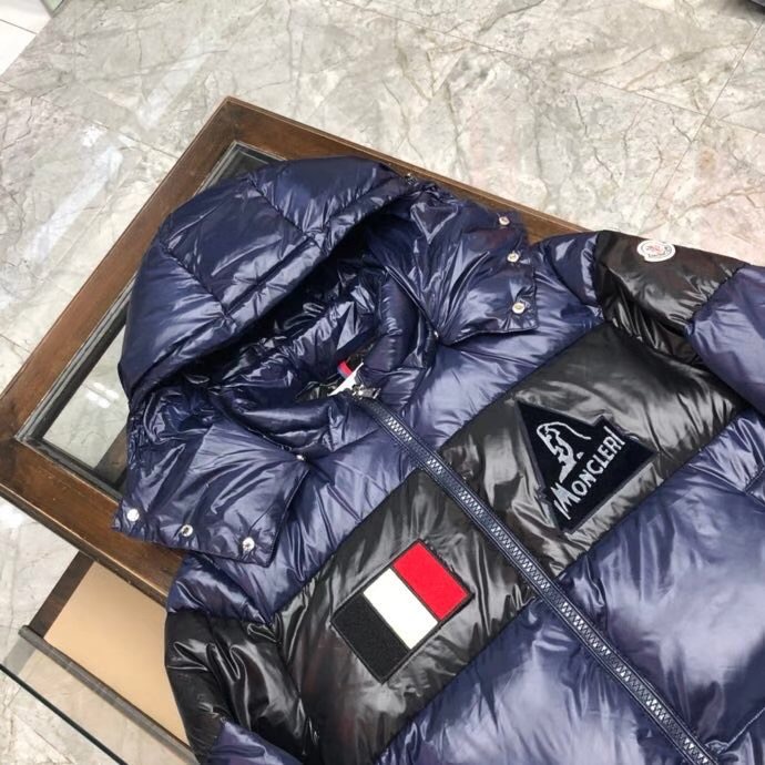 Moncler Logo Patch Padded Jacket - 