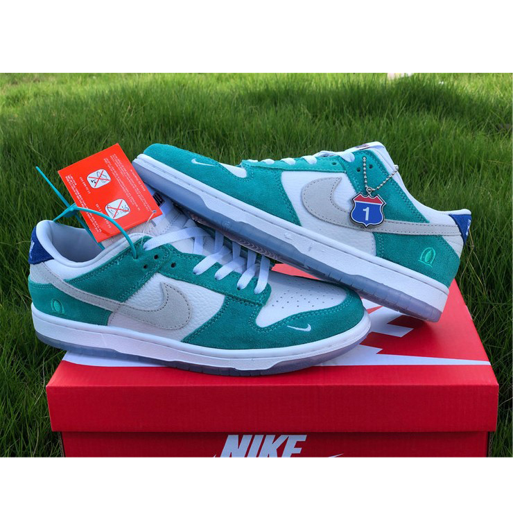 Nike Kasina Dunk Low CZ6501-101 - 