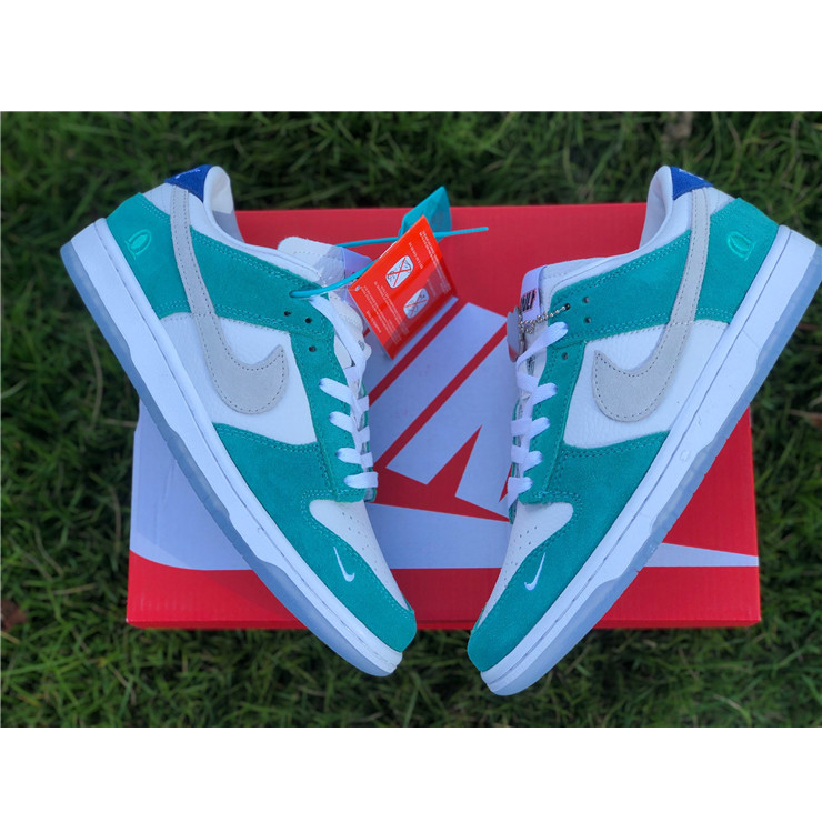 Nike Kasina Dunk Low CZ6501-101 - 