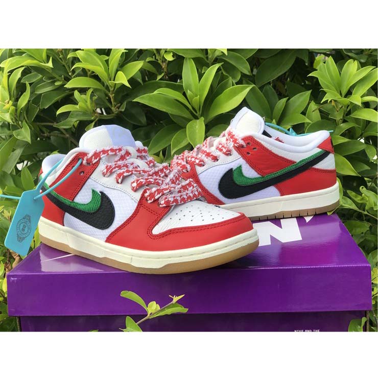 Nike SB Dunk Low "Habibi" Chile Red/White-Lucky Green-Black - 