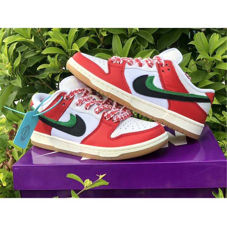 Nike SB Dunk Low "Habibi" Chile Red/White-Lucky Green-Black - 