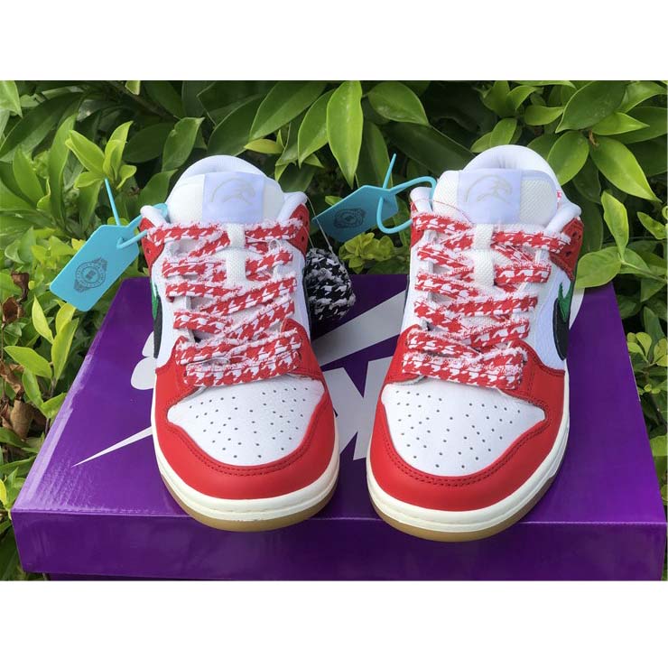 Nike SB Dunk Low "Habibi" Chile Red/White-Lucky Green-Black - 