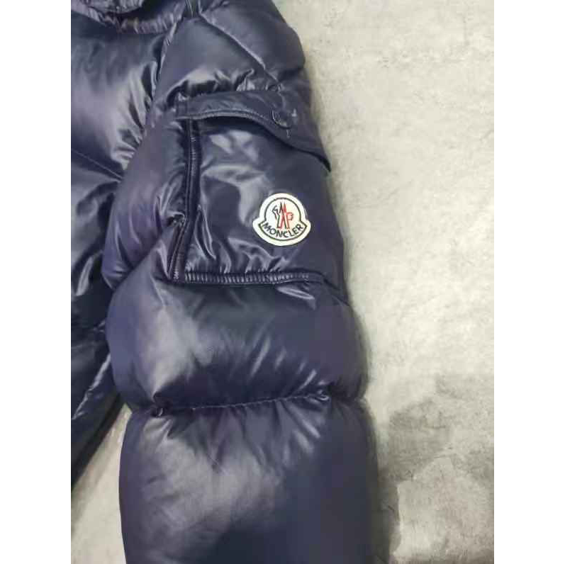 Moncler Logo Print Zipper Down Jacket  - 