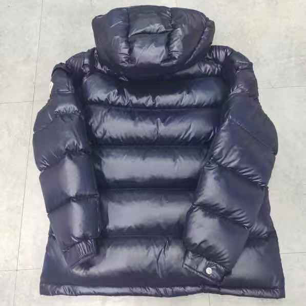Moncler Logo Print Zipper Down Jacket  - 