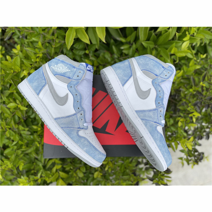 Jordan Air 1 High OG “Hyper Royal” 555088-402 - PerfectKickZ