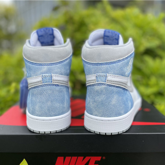 Jordan Air 1 High OG “Hyper Royal” 555088-402 - PerfectKickZ
