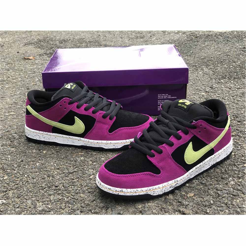 Nike SB Dunk Low "Red Plum" - 