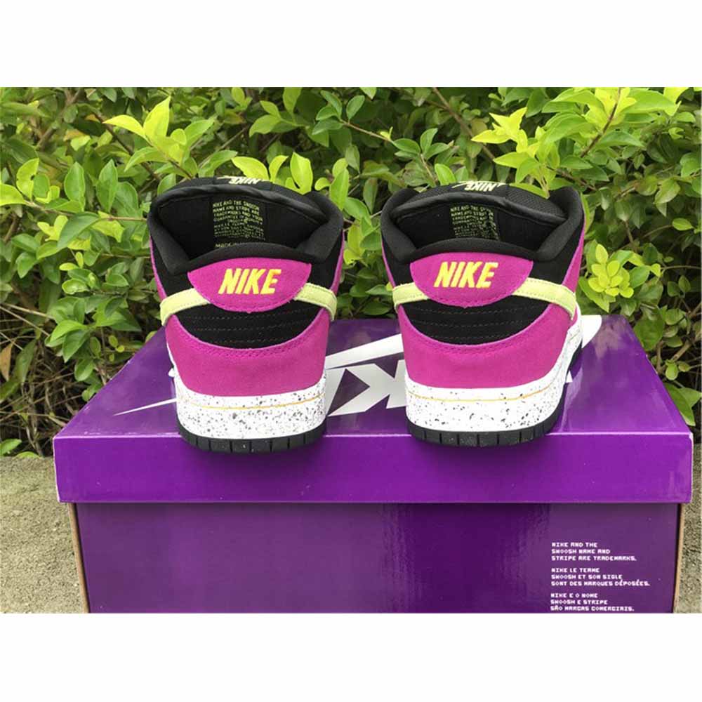 Nike SB Dunk Low "Red Plum" - 