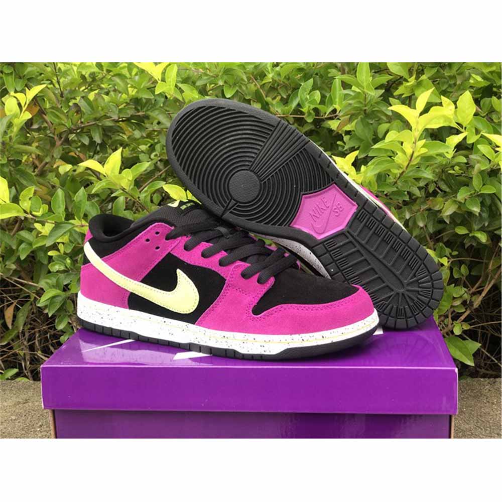Nike SB Dunk Low "Red Plum" - 