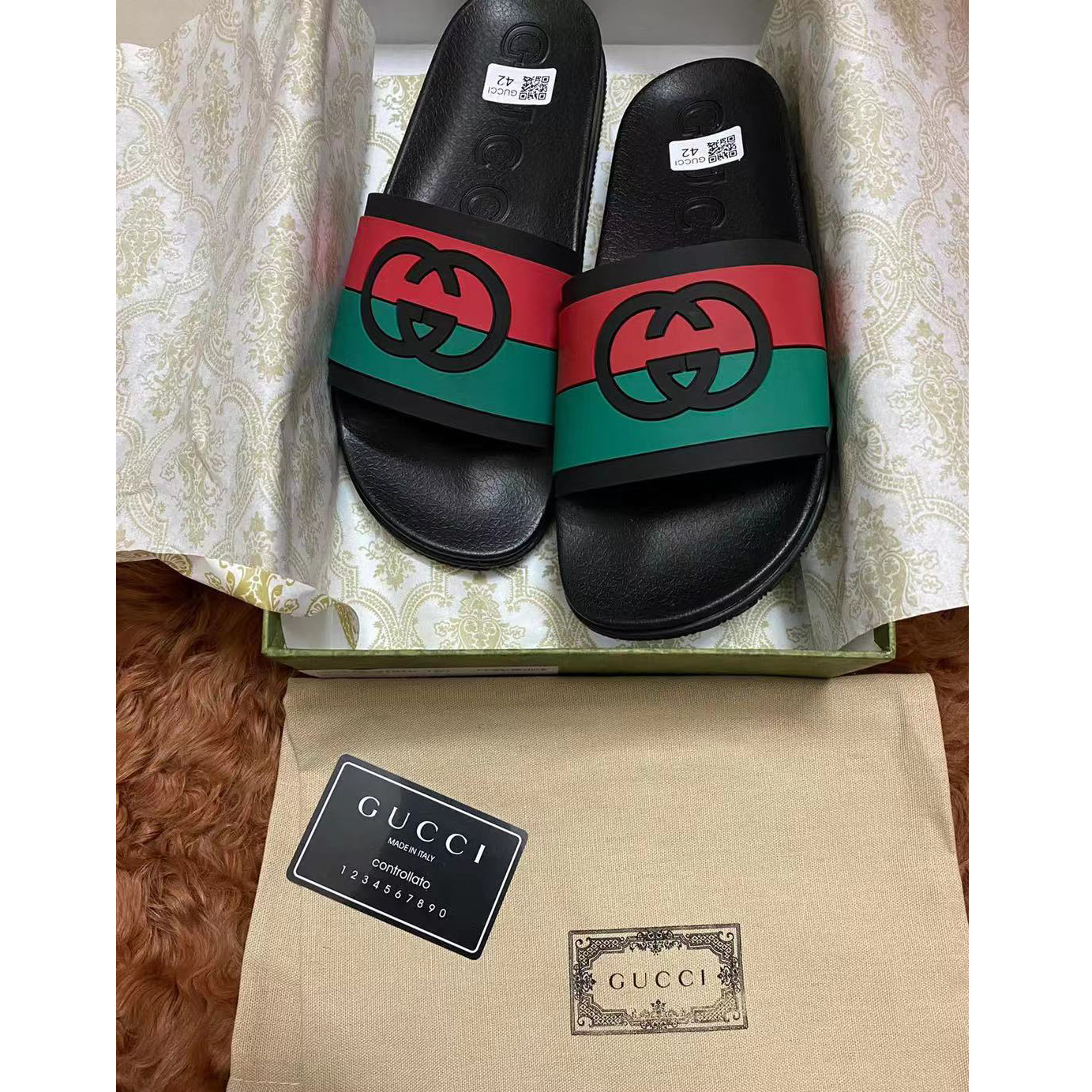 Gucci Men's Interlocking G Slide Sandal - 