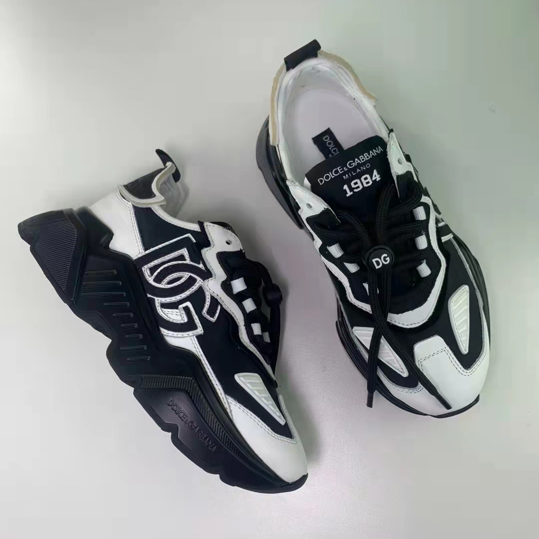 Dolce & Gabbana Logo-Patch Low-Top Sneakers - PerfectKickZ