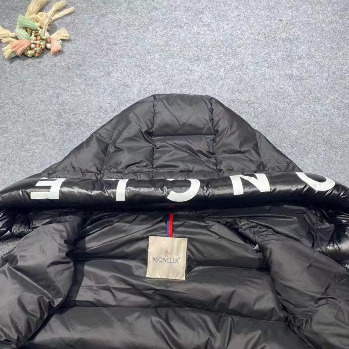 Moncler Vest In black - PerfectKickZ