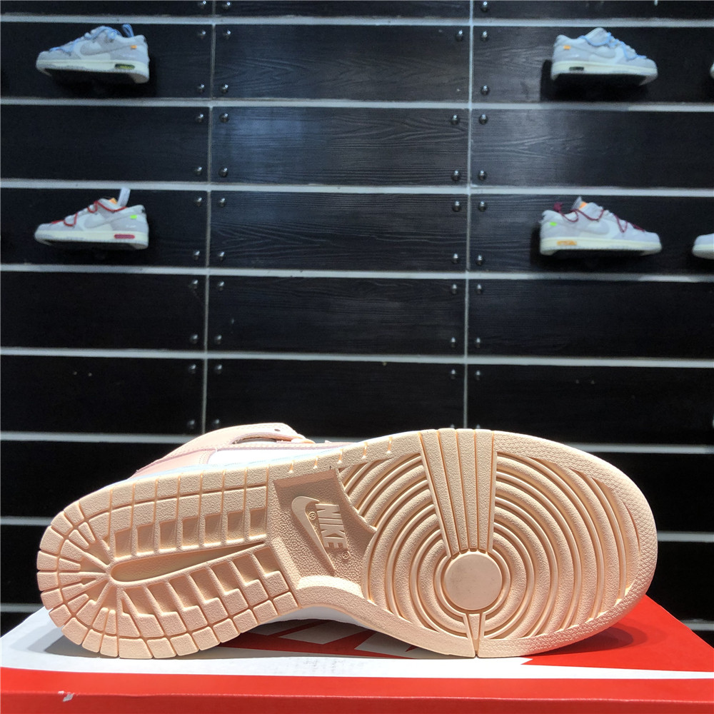 Nike Wmns SB Dunk HighCrimson Tint Sneaker - 