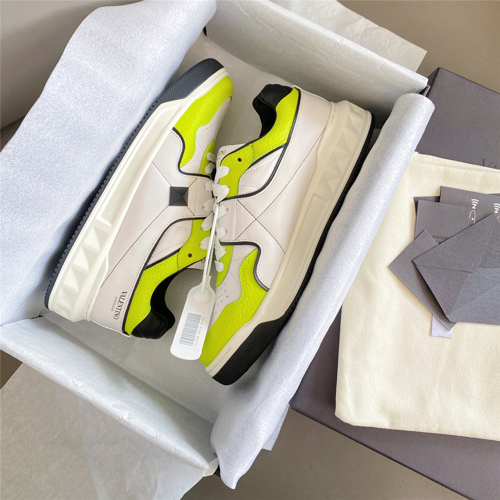 Valenti  Garavani One Stud Low-Top Sneaker In Nappa - 