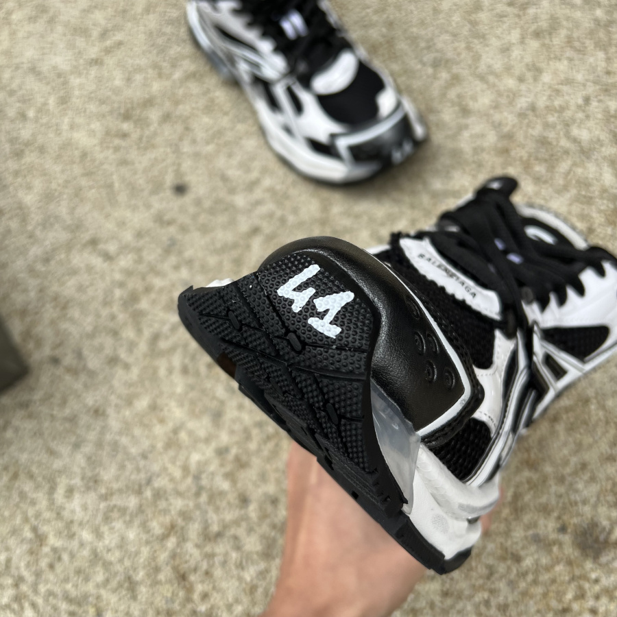 Balenciaga Men's Runner Trainers  In White - PerfectKickZ