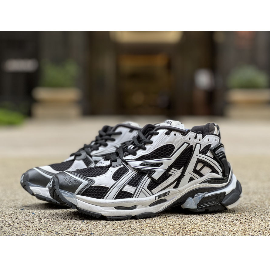 Balenciaga Men's Runner Trainers  In White - PerfectKickZ