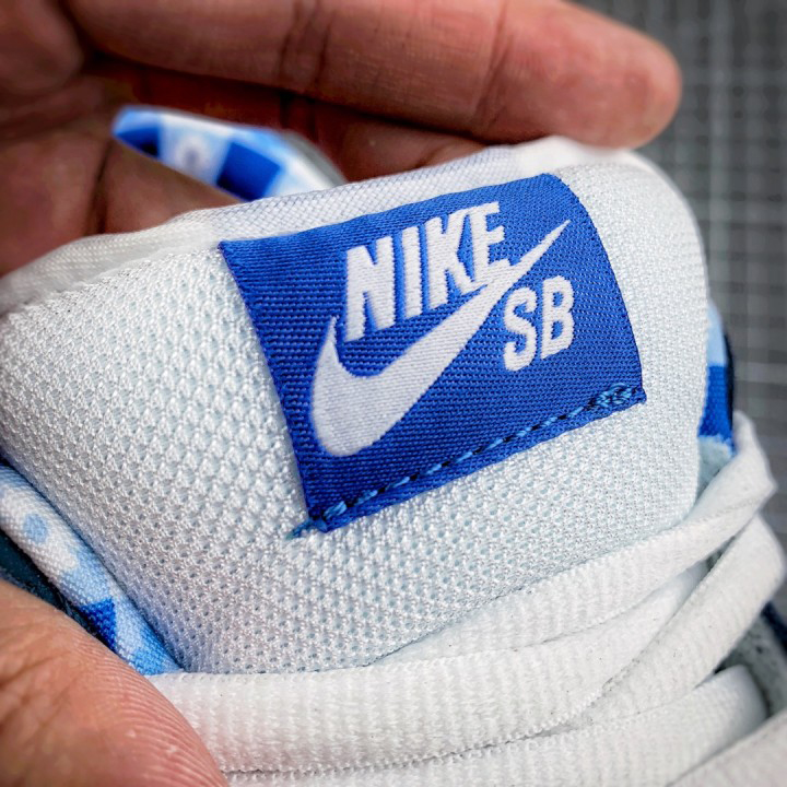 Nike SB Dunk Low Blue Lobster 2009 Sneaker - PerfectKickZ