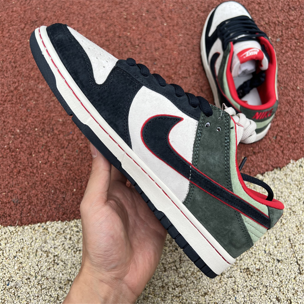 Nike Dunk Low Sneaker - 