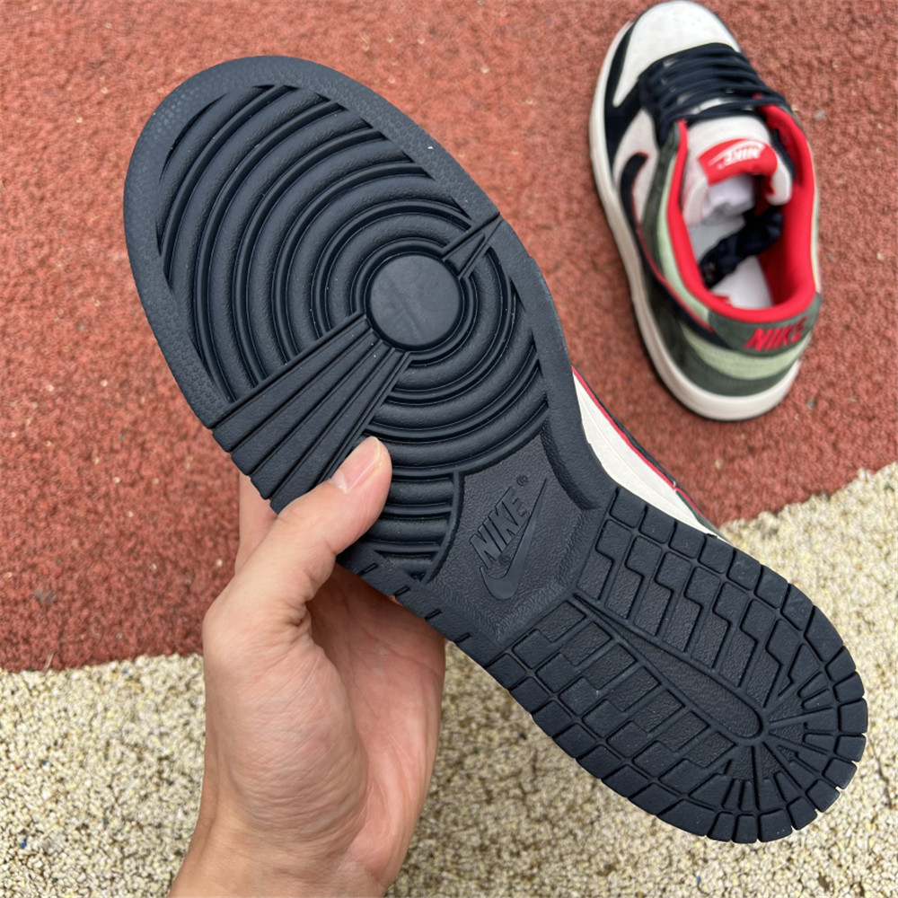 Nike Dunk Low Sneaker - 