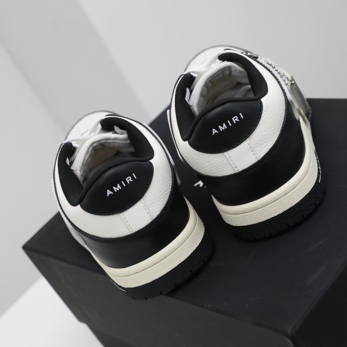 Amiri Skel-Top Low Sneaker White/Black - PerfectKickZ