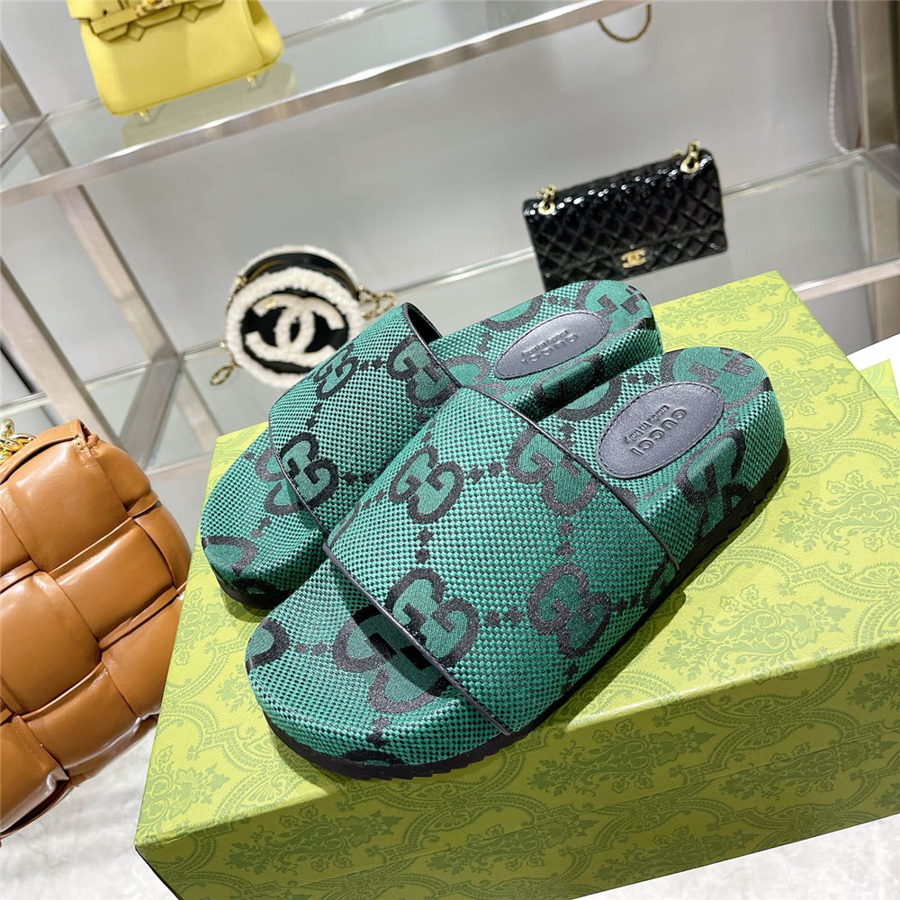 Gucci  Green GG Logo Slides - PerfectKickZ