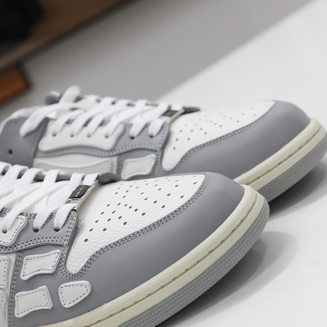 Amiri Skel-Top Low Sneaker Grey/White - PerfectKickZ
