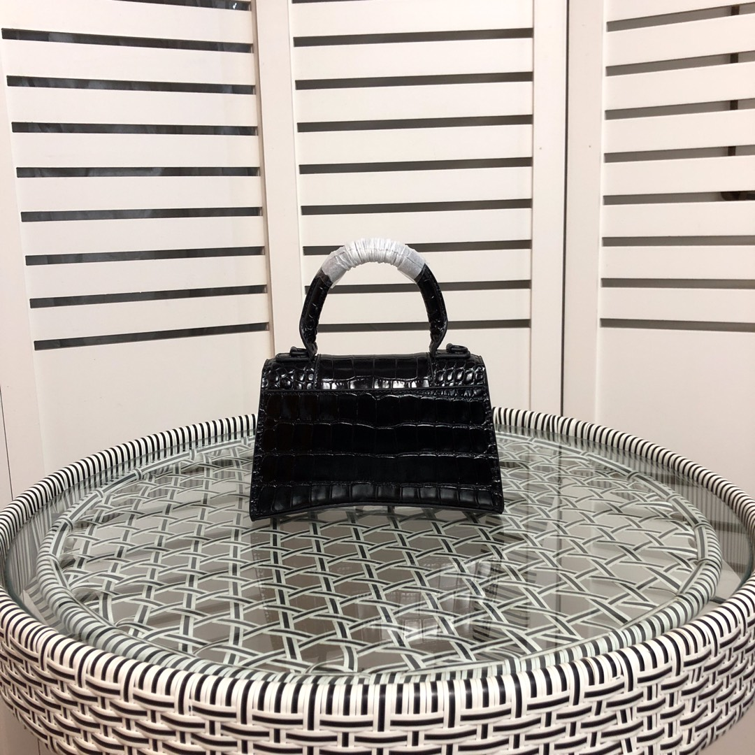 Balenciaga Women's Handbag - PerfectKickZ