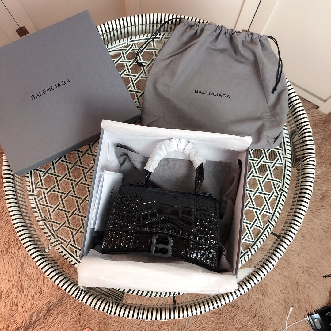 Balenciaga Women's Handbag - PerfectKickZ