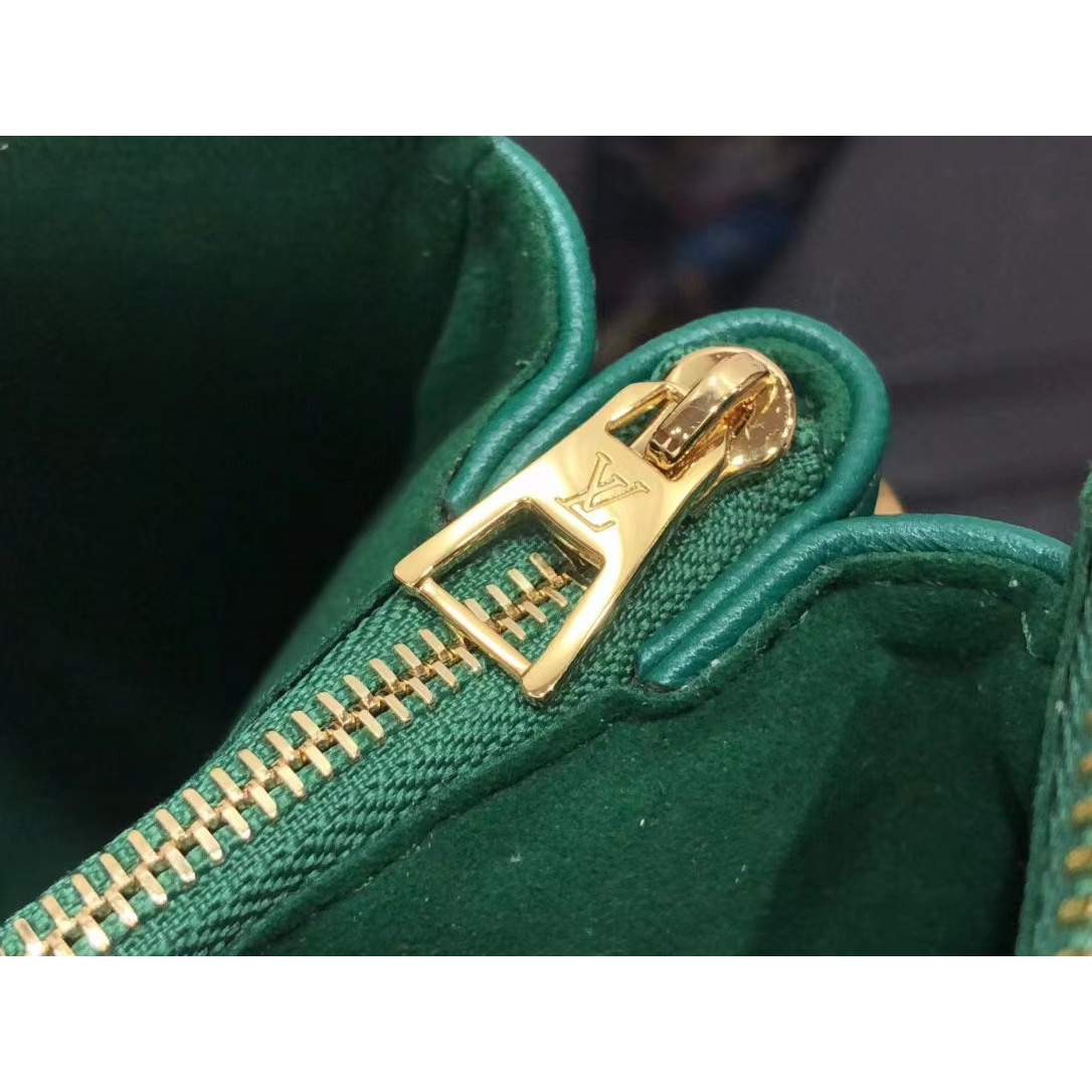 Louis Vuitton  BB Handbag （21 x 16 x 7cm） - PerfectKickZ
