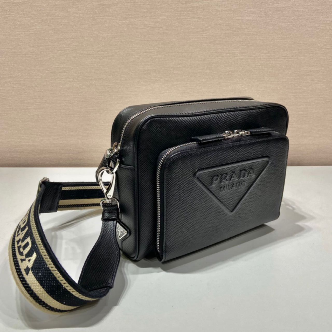 Prada Saffiano Leather Shoulder Bag(24-18-6cm) - PerfectKickZ