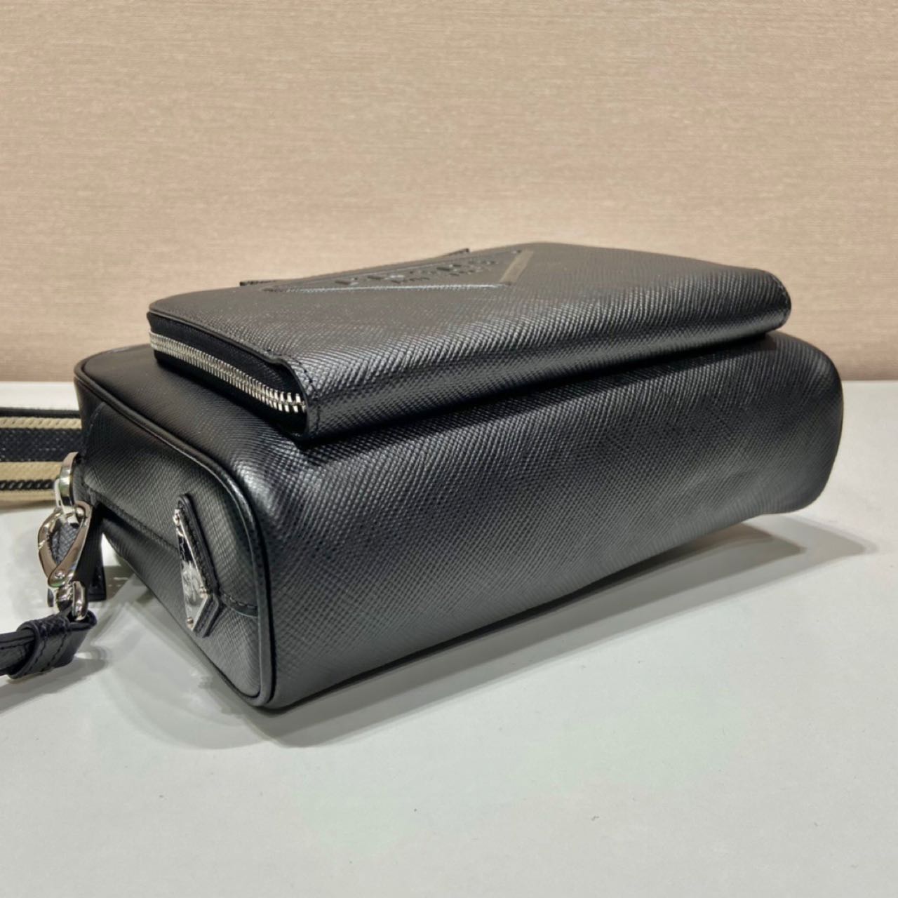 Prada Saffiano Leather Shoulder Bag(24-18-6cm) - PerfectKickZ