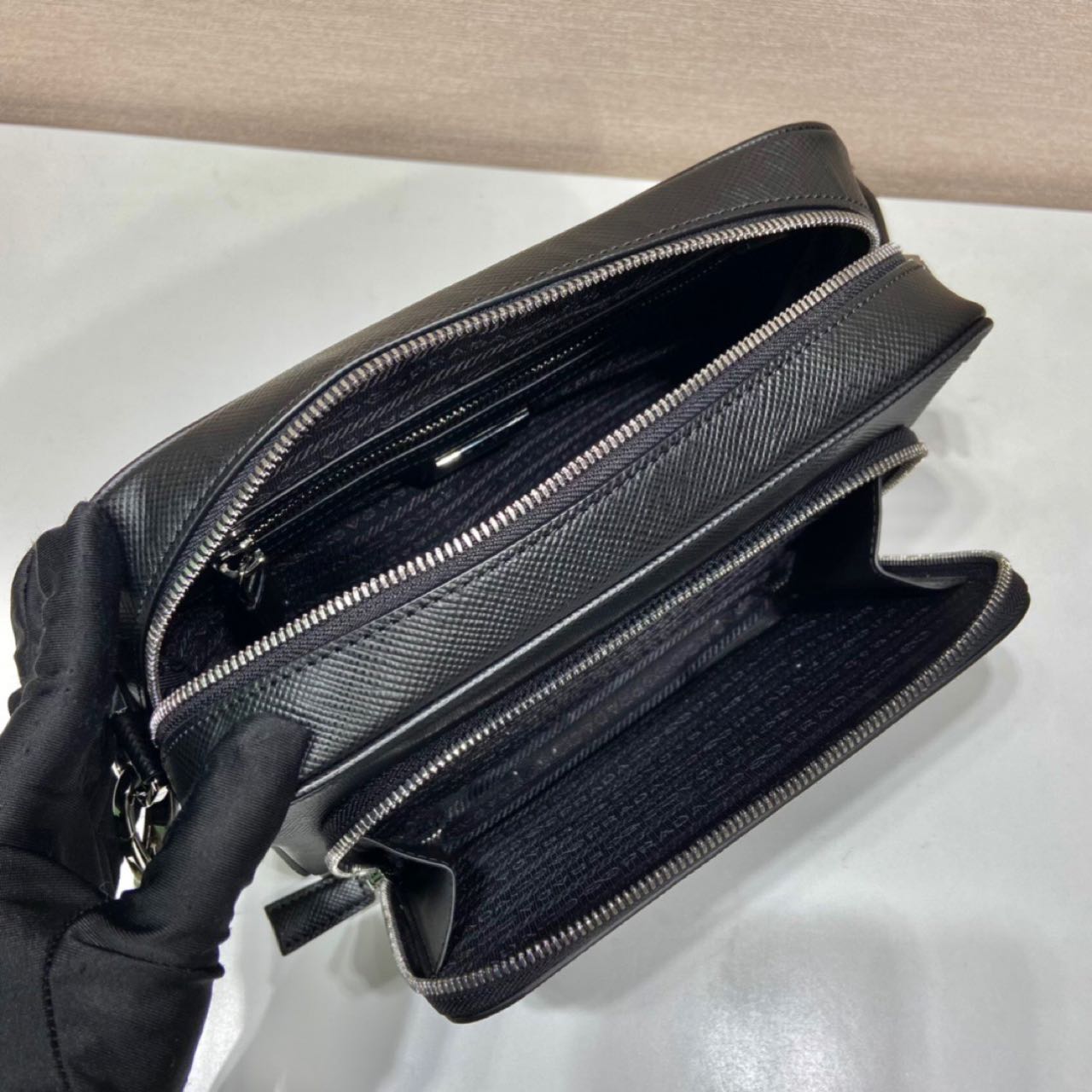 Prada Saffiano Leather Shoulder Bag(24-18-6cm) - PerfectKickZ